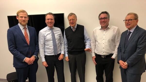 from left: Mr. Konstantin Skora, Mr. Marcel van Wijk, Premium Equity Partners, Hr. Johann Löttner, iin order of Desay SV Automotive., Mr. Dr. Weber, CEO ATBB and Mr. Manfred Krunnies, Chairman of the Advisory Board. (Photo: ATBB) 
